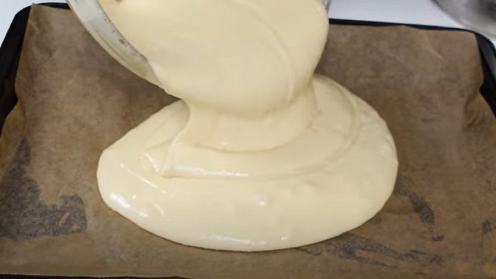 Buchta s mraženým ovocem a kokosem