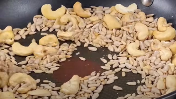 Fit chléb s kešu oříšky a sušenými rajčaty