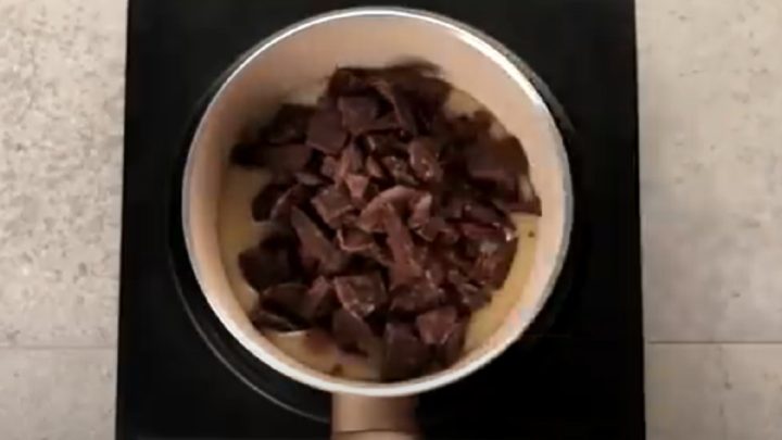 Nepečený čokoládový řez ze 3 surovin