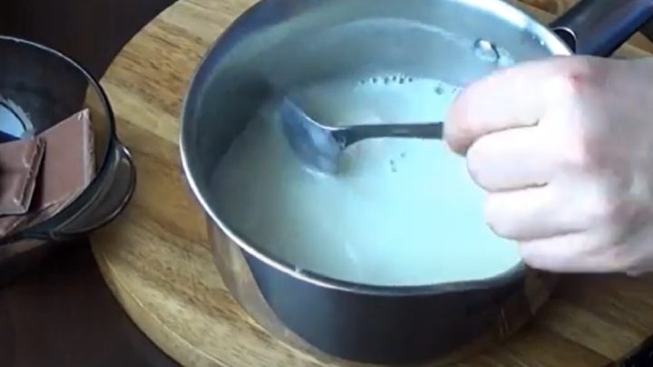 Rychlý Kinder mléčný řez bez pečení