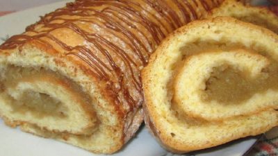 Roláda s jablečnou náplní a čokoládou