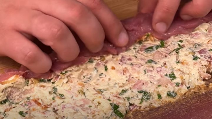 Šťavnatá masová roláda se sýrem