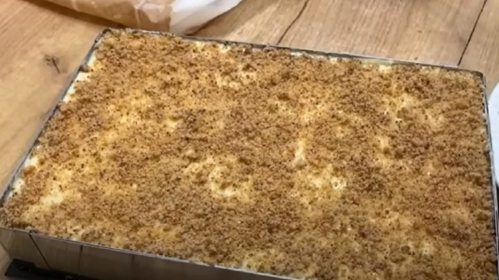 Ořechové řezy na plech s jemným krémem