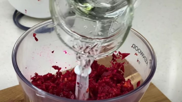 Zázvorový nápoj na očistu jater s řepou