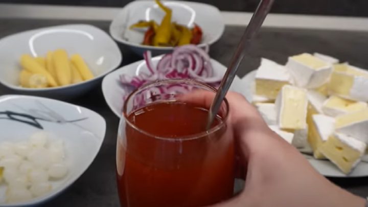 Nakládaný hermelín v oleji s feferonkou