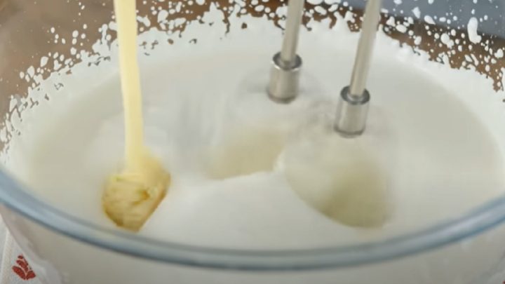 Domácí nanuk s čokoládovou polevou