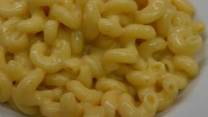 Rychlé těstoviny se sýrovou omáčkou