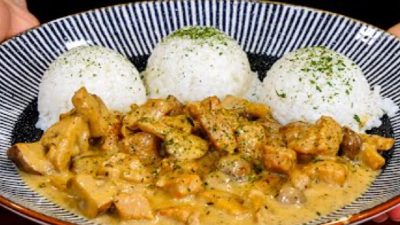 Vepřové kostky na žampionech s rýží