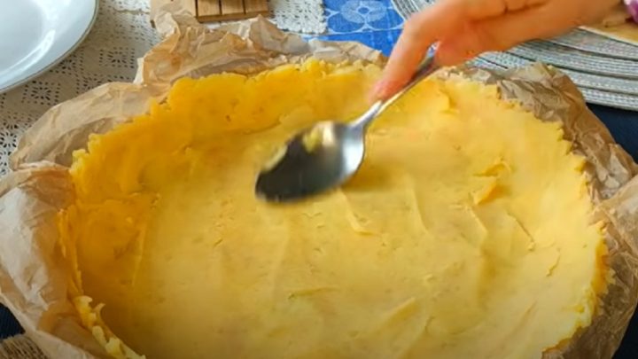 Rychlý koláč se sýrem a bramborami