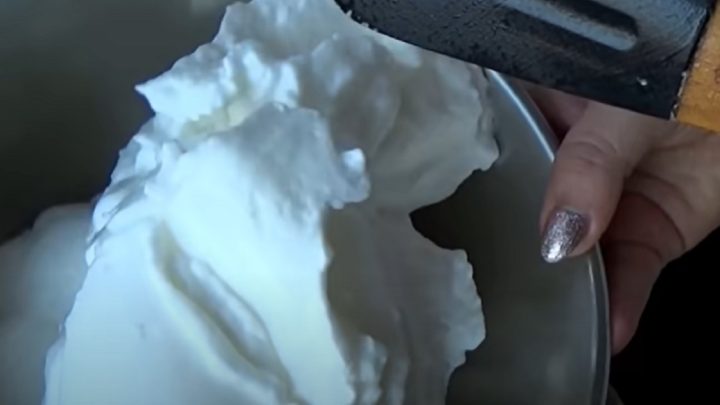 Tvarohový řez s bílou čokoládou