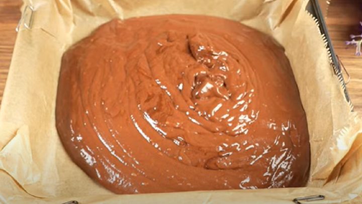 Nepečený čokoládový dezert se skořicí