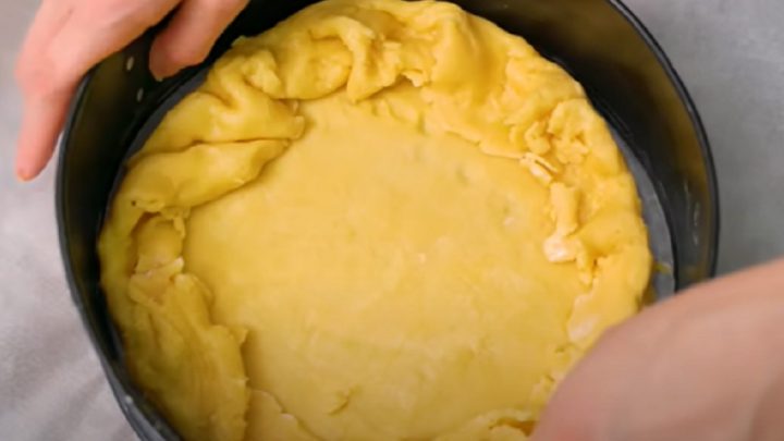 Třešňový koláč s pudinkem z vanilky