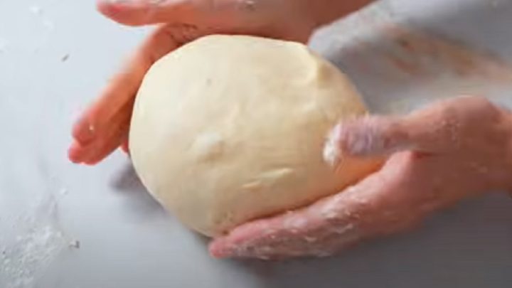 Mléčné housky z kynutého těsta