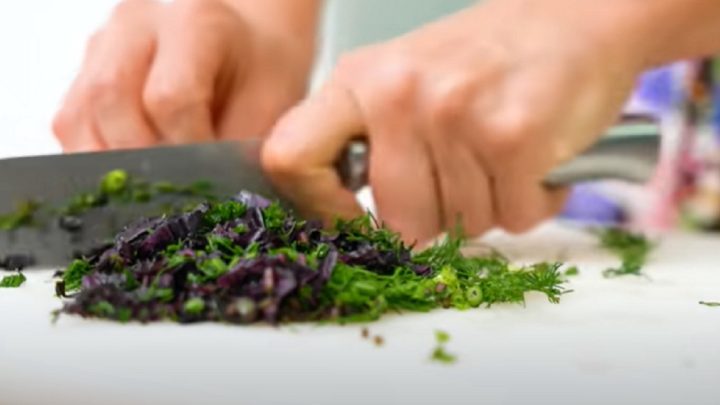 Nakládaná rajčata s bylinkami a česnekem