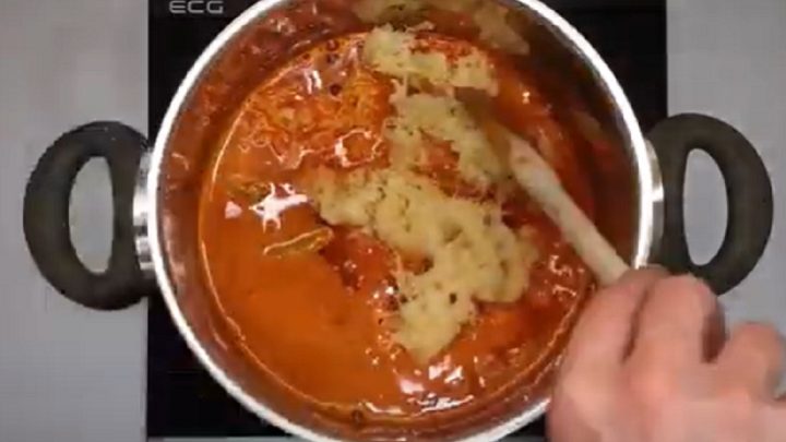 Hustá zelňačka s klobásou a brambory