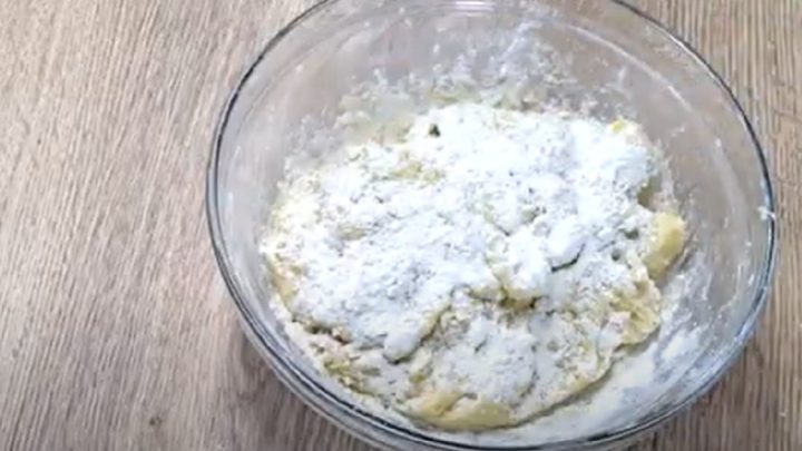 Bramborové knedlíky s cibulkou