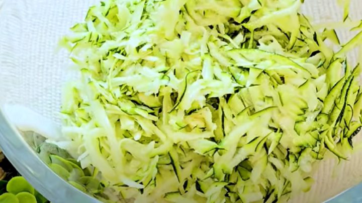 Pečené cuketové karbanátky se 3 druhy sýru