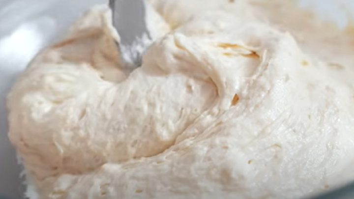 Mléčné housky z kynutého těsta