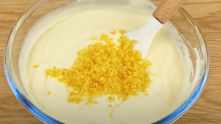 Domácí citrónová zmrzlina s mátou