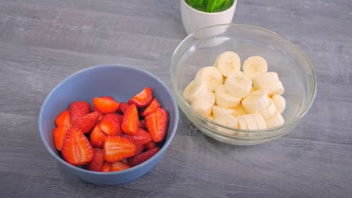 Nepečený tvarohový dort s ovocem