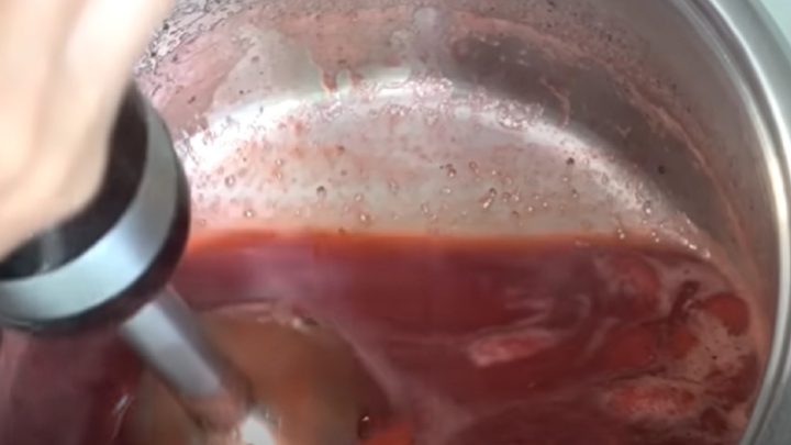 Jahodová marmeláda bez želírovacího cukru