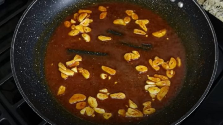 Rychlý zelný salát s česnekem