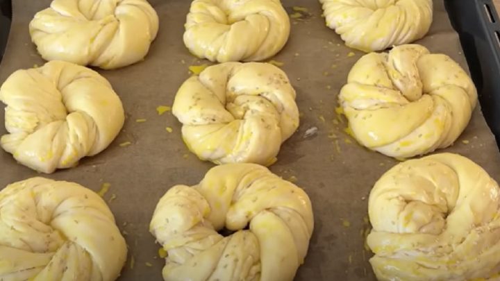 Máslové šátečky z kynutého těsta