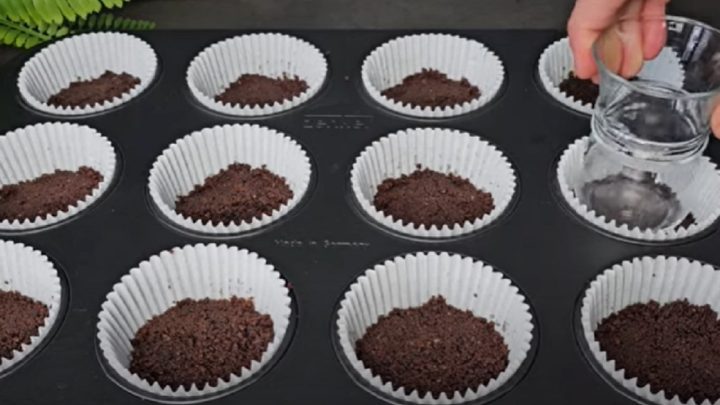 Čokoládové mini dortíky s jahodami