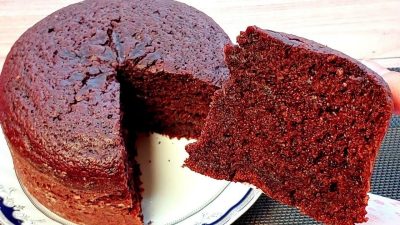 Vláčný čokoládový dort vařený v hrnci