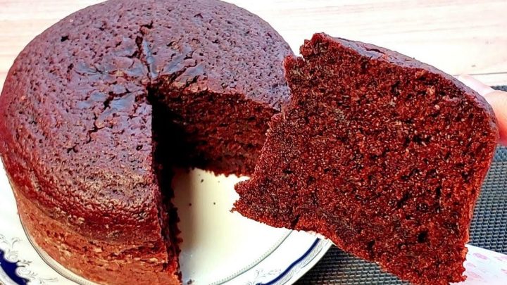 Vláčný čokoládový dort vařený v hrnci