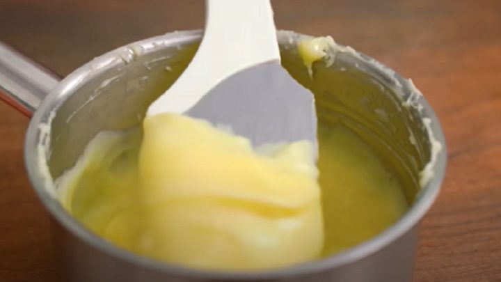 Třešňový koláč s pudinkem z vanilky