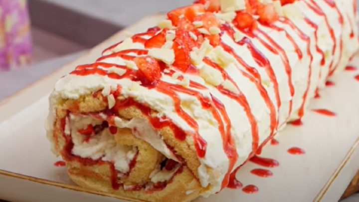 Roláda s čerstvými jahodami a vanilkou