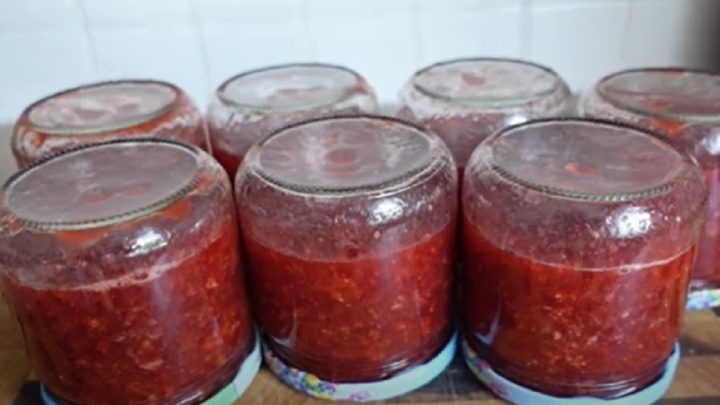 Bezová marmeláda s jahodami