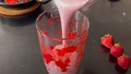 Jahodový koktejl s vanilkovou zmrzlinou