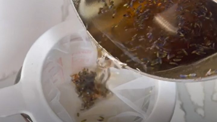 Levandulový sirup jen ze 4 ingrediencí