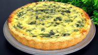 Sýrový koláč se špenátem a smetanou