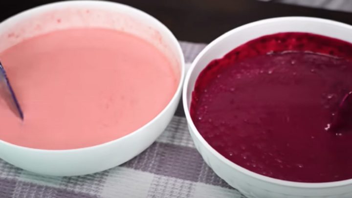 Ovocný pohár s jahodami a borůvkami