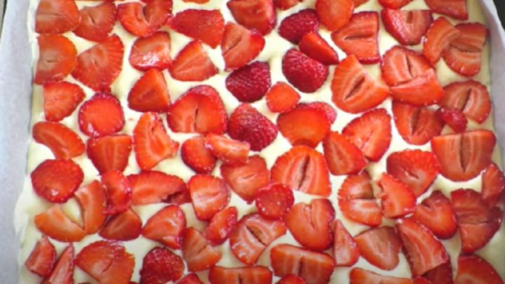 Rychlá jahodová bublanina s vanilkou