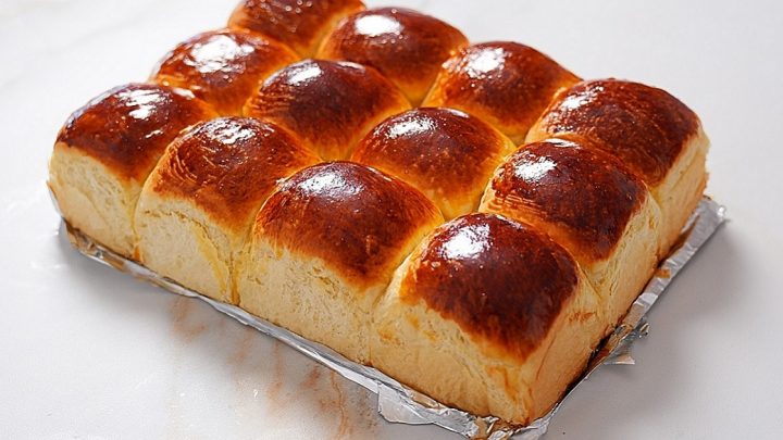 Mléčné housky z kynutého těsta