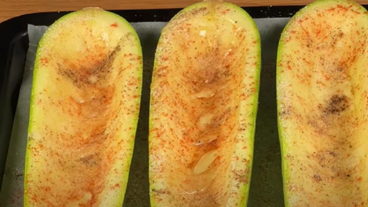 Zapečené cukety s rajčaty a mozzarellou