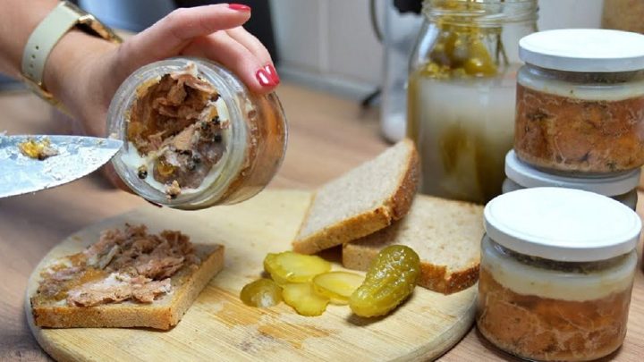 Zavařená vepřová plec s koriandrem Zavařená vepřová plec s koriandrem