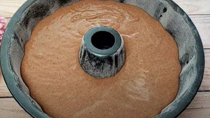 Bábovka s čokoládovou polevou