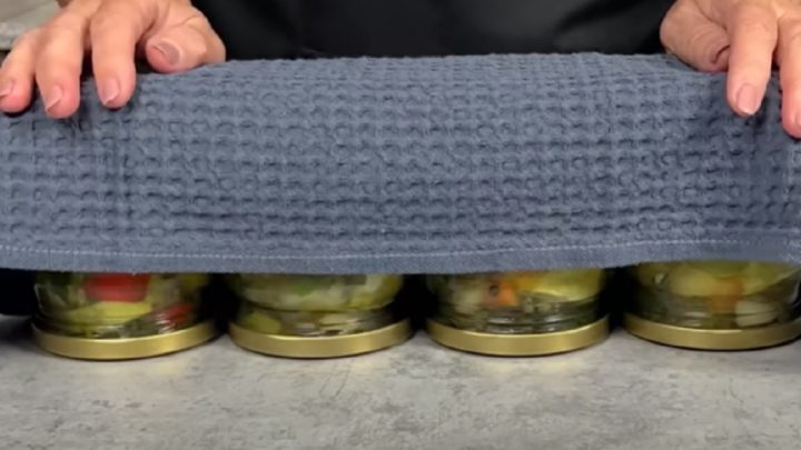 Nakládané cukety na zimu s petrželkou