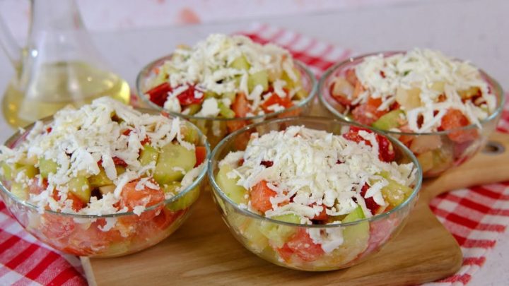 Klasický šopský salát s rajčaty a fetou