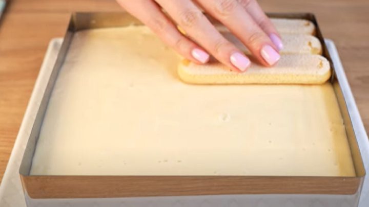 Pudinkové řezy s cukrářskými piškoty