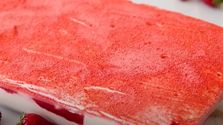 Rychlé jahodové tiramisu s mascarpone