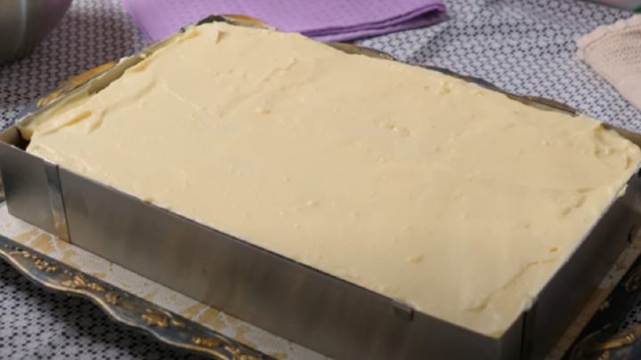 Nepečené piškotové řezy se 3 druhy krému