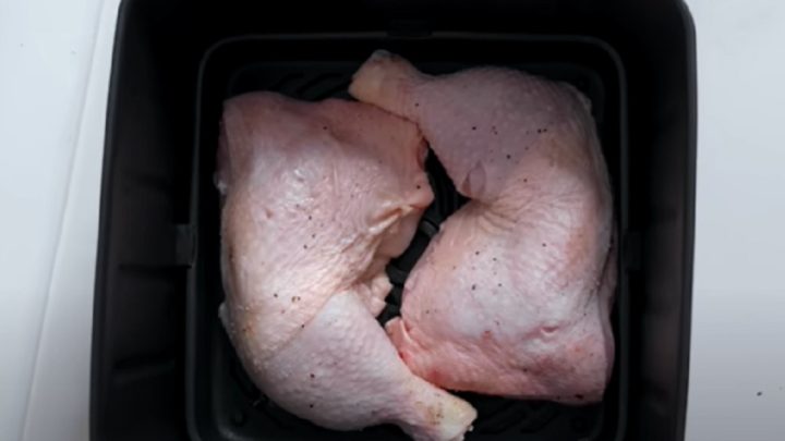 Křupavá kuřecí stehna s česnekem