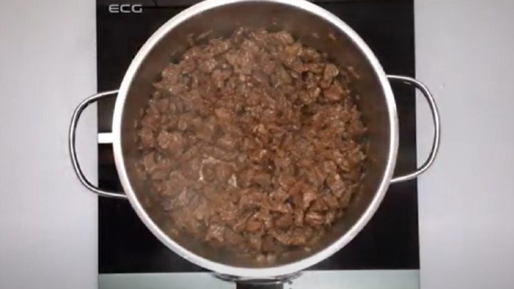 Poctivá gulášová polévka s hovězím