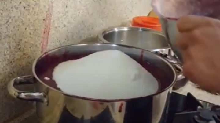 Domácí třešňový sirup bez vypeckování